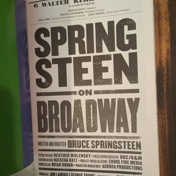 Bruce Springsteen Signed Photo Playbill With Springsteen On Broadway CD & COA - Picture 7 of 9
